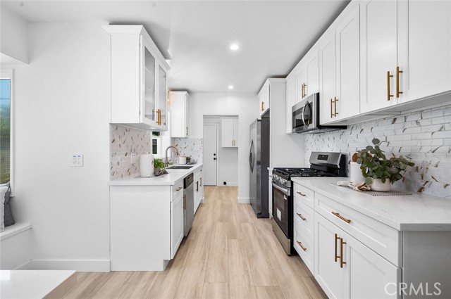 292 Covina Avenue, Long Beach CA: https://media.crmls.org/medias/e7c275f6-9e60-49e6-9c50-31d4c565c84e.jpg