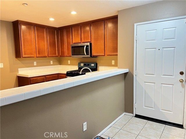 Detail Gallery Image 6 of 25 For 25820 Iris Ave #C,  Moreno Valley,  CA 92551 - 3 Beds | 3 Baths