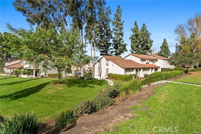 26615 Guadiana, Mission Viejo CA: https://media.crmls.org/medias/e7c29ada-5302-4185-916c-1f59961b147e.jpg