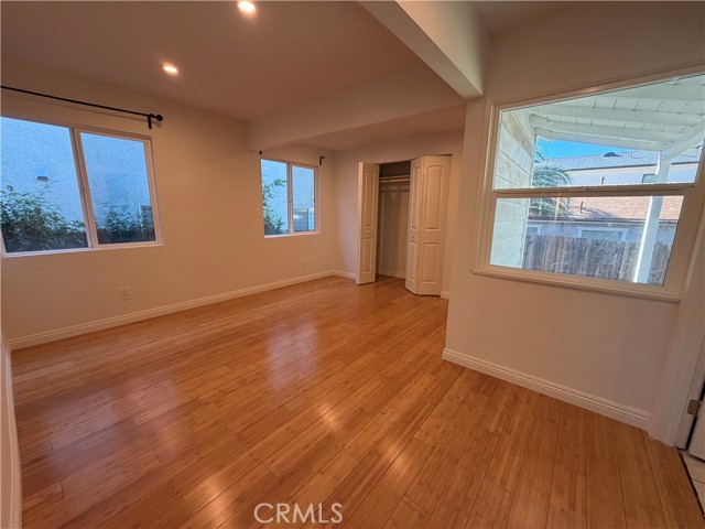 Detail Gallery Image 12 of 18 For 10563 Irma Ave, Tujunga,  CA 91042 - 3 Beds | 2 Baths