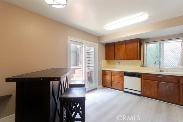 2616 Voorhees Avenue, Redondo Beach CA: https://media.crmls.org/medias/e7c302e7-3358-471c-8151-ba25f2e043df.jpg