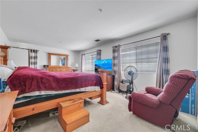 Detail Gallery Image 18 of 39 For 5762 Pine Valley, Fontana,  CA 92336 - 3 Beds | 2/1 Baths