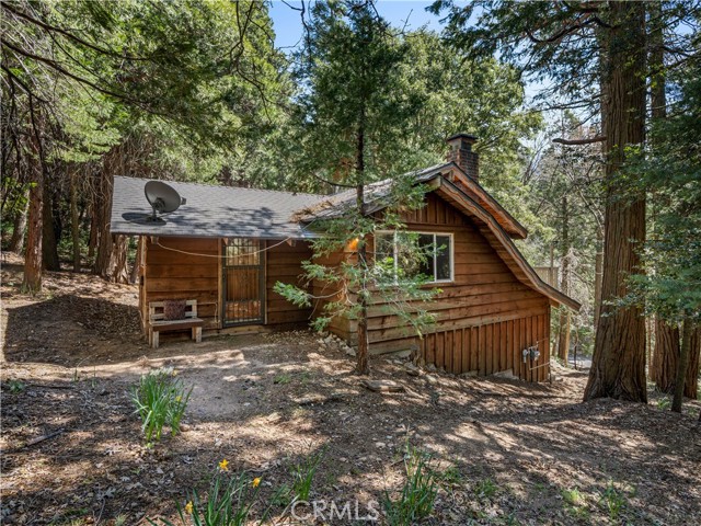 Detail Gallery Image 18 of 33 For 1155 Chateau, Crestline,  CA 92325 - 3 Beds | 1 Baths