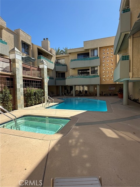 Detail Gallery Image 14 of 20 For 19009 Sherman #16,  Reseda,  CA 91335 - 1 Beds | 1 Baths