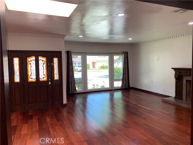 220 Laurel Avenue, Arcadia CA: https://media.crmls.org/medias/e7c4b870-cf08-4524-83cb-8f4abe5a3b0b.jpg