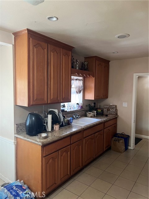 8655 RINCON Avenue, Sun Valley CA: https://media.crmls.org/medias/e7c67e93-3de9-4c62-80e8-0ef176f3bf23.jpg