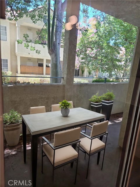 4201 Las Virgenes Road, Calabasas CA: https://media.crmls.org/medias/e7c70fdf-56df-47d6-b438-12cc84573230.jpg