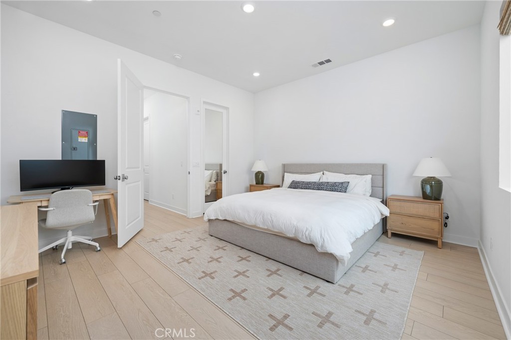 MLS #OC25029918 image #9