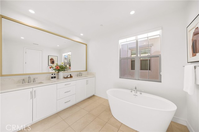 Detail Gallery Image 42 of 74 For 113 Imagination Trail, Irvine,  CA 92620 - 4 Beds | 3/1 Baths