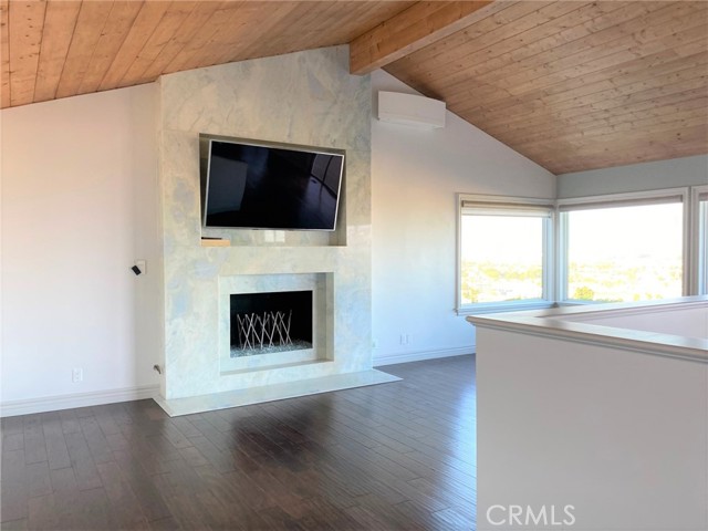 Detail Gallery Image 5 of 17 For 4021 Mesa St, Torrance,  CA 90505 - 3 Beds | 2/1 Baths