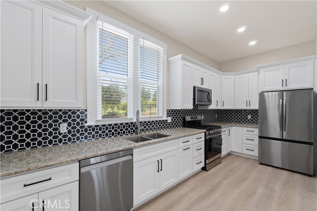 Detail Gallery Image 10 of 24 For 1902 E Citrus Ave, Redlands,  CA 92374 - 4 Beds | 2 Baths