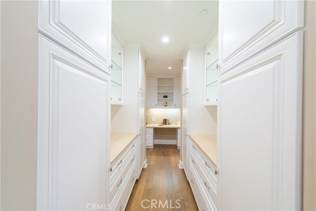 Detail Gallery Image 19 of 67 For 5230 Quakertown Ave, Woodland Hills,  CA 91364 - 5 Beds | 5 Baths