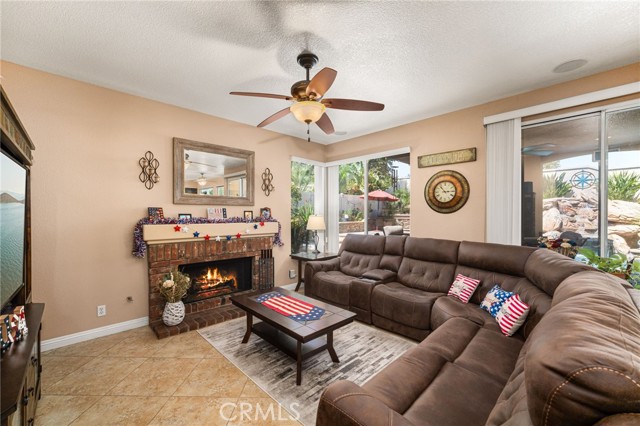 5601 Crestline Place, Rancho Cucamonga CA: https://media.crmls.org/medias/e7c92039-c4f6-467f-9f7f-1ac081da6614.jpg