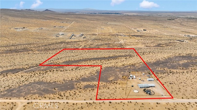 27320 Rodeo Road, Helendale CA: https://media.crmls.org/medias/e7c94aa6-13b8-4cb1-8e68-006f4f488b86.jpg