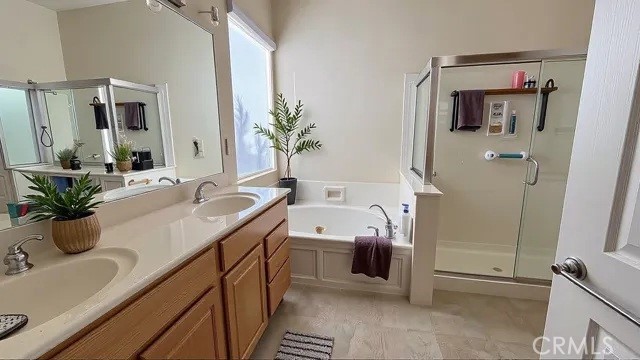 1755 Brittney, Beaumont CA: https://media.crmls.org/medias/e7c97fc6-b324-4195-bde1-d159f1bfc47e.jpg