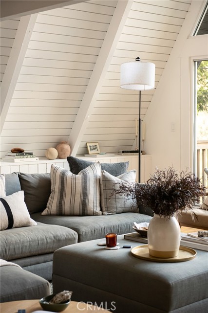 Detail Gallery Image 7 of 32 For 27582 North Bay, Lake Arrowhead,  CA 92352 - 3 Beds | 2 Baths