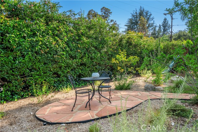 1247 Journeys End Drive, La Canada Flintridge CA: https://media.crmls.org/medias/e7ca2e0f-b821-4871-98fb-b9fe8afc7628.jpg