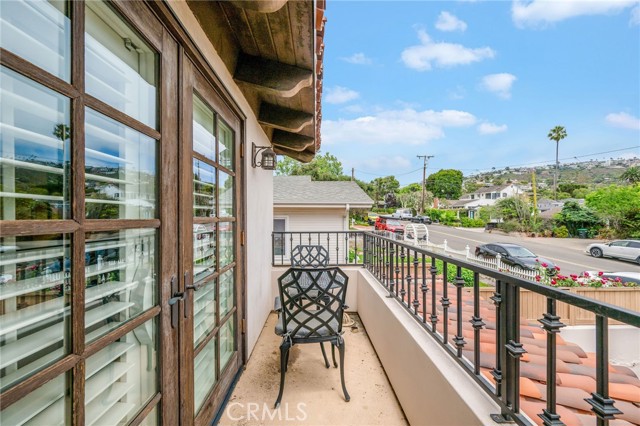 480 Cress Street, Laguna Beach CA: https://media.crmls.org/medias/e7ca6096-369b-4cb3-a224-52c40cfcfc7d.jpg