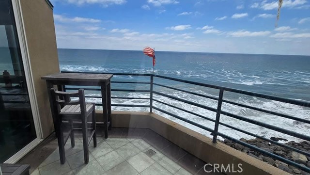 901 S Pacific Street, Oceanside CA: https://media.crmls.org/medias/e7caee68-cbc1-45aa-9fd6-92b2225a942c.jpg