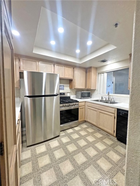 15114 Sherman Way, 114 photo 14