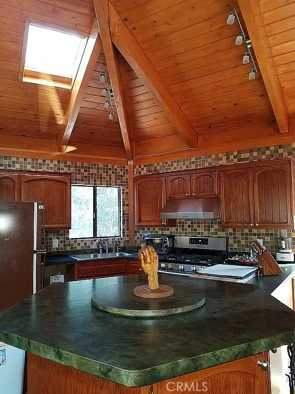 1916 Teton Way, Pine Mountain Club CA: https://media.crmls.org/medias/e7cb54c2-4881-4760-b865-bb186edbcd3f.jpg