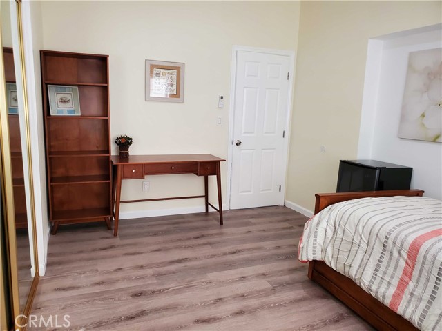 231 W 28th, Los Angeles CA: https://media.crmls.org/medias/e7cb7fea-99b1-4506-b3fc-3193b4a09398.jpg