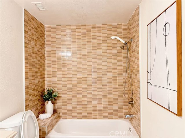 Detail Gallery Image 7 of 23 For 1915 W Palm Dr Dr, West Covina,  CA 91790 - 5 Beds | 2 Baths