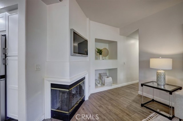 2719 Dietrich Drive, Tustin CA: https://media.crmls.org/medias/e7cc04c5-98c3-4e1d-8034-5345addc5822.jpg