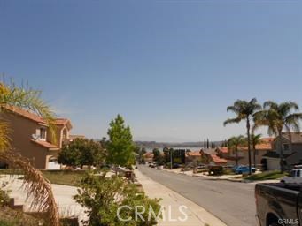 Detail Gallery Image 12 of 14 For 33157 Leeward Way, Lake Elsinore,  CA 92530 - 5 Beds | 3 Baths