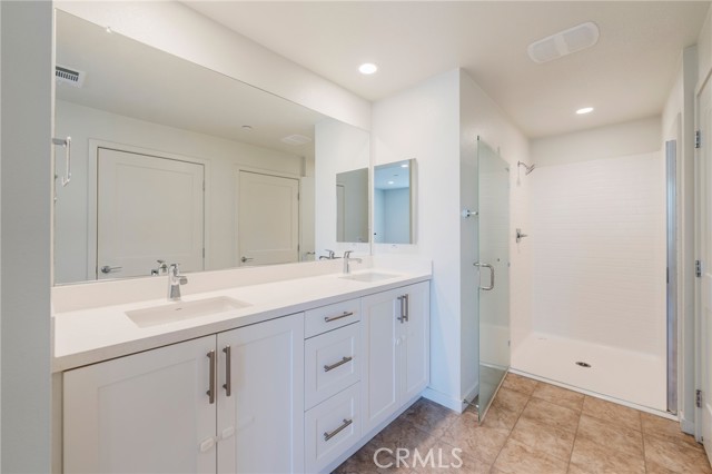 1100 Epic, Irvine CA: https://media.crmls.org/medias/e7cd4750-fa3a-4d7f-9313-3c503f327bb8.jpg