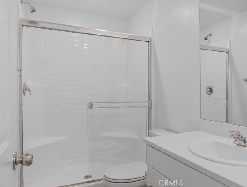 https://media.crmls.org/medias/e7cda475-d6a7-4171-ba0f-7baa649279c8.jpg?preset=X-Large