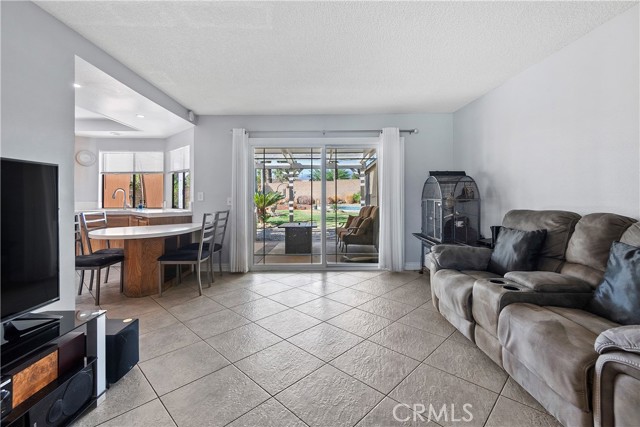 Detail Gallery Image 16 of 46 For 1433 Bentley Court, San Dimas,  CA 91773 - 4 Beds | 3 Baths