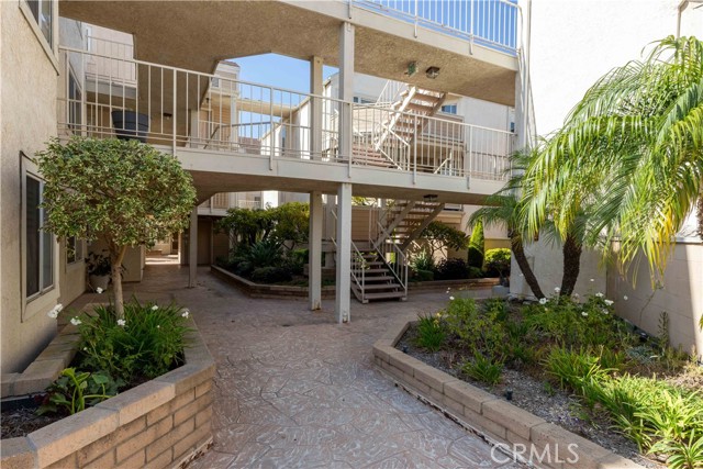 Image 14 of 43 For 3845 Farquhar