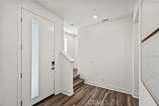 297 Lynx, Irvine CA: https://media.crmls.org/medias/e7ce65bb-c692-45a5-b7dd-ad476db90b23.jpg