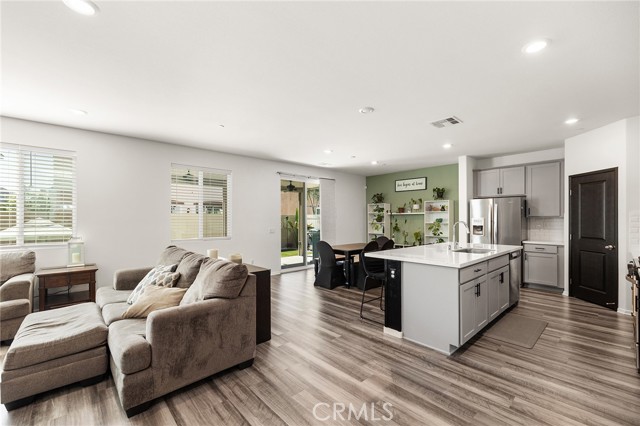 Detail Gallery Image 6 of 25 For 29140 Gardenia, Lake Elsinore,  CA 92530 - 4 Beds | 3/1 Baths