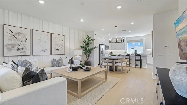 Detail Gallery Image 10 of 28 For 1750 E Park St #20,  Anaheim,  CA 92805 - 3 Beds | 2/1 Baths