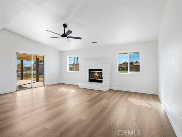 Detail Gallery Image 4 of 38 For 16548 Quinnault, Apple Valley,  CA 92307 - 3 Beds | 2 Baths