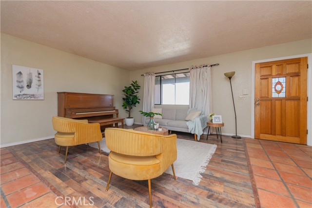1181 Barkley Ranch Road, Pinon Hills CA: https://media.crmls.org/medias/e7cf6537-def0-45f2-aacf-a79af74d5a87.jpg