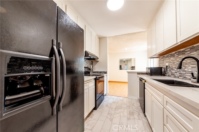 18307 Burbank Boulevard, 34 photo 2