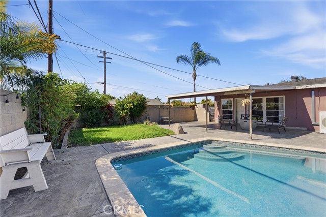 Detail Gallery Image 32 of 34 For 2426 Marty, Santa Ana,  CA 92706 - 3 Beds | 1/1 Baths