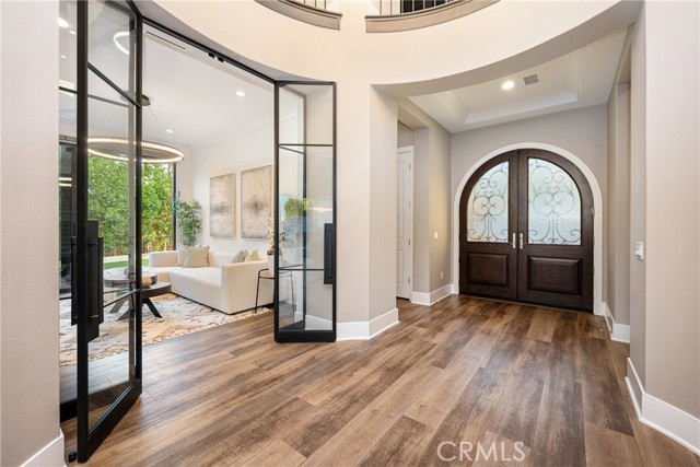 20436 W Liverpool Way, Porter Ranch CA: https://media.crmls.org/medias/e7cfb117-9632-4c4f-a194-6e5ae3867136.jpg