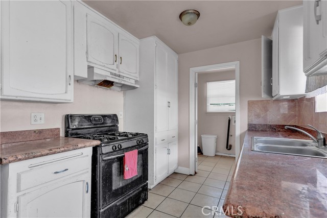 438 E Avenue R5, Palmdale CA: https://media.crmls.org/medias/e7d0311c-4a29-477c-82d1-d9ff3cb65772.jpg