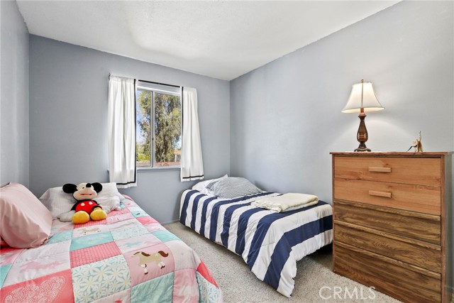 6668 Julliard Avenue, Moorpark CA: https://media.crmls.org/medias/e7d05194-5421-40cf-ab29-a55266694674.jpg