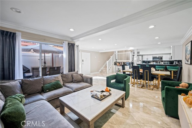 Detail Gallery Image 2 of 22 For 7924 Woodman Ave #78,  Panorama City,  CA 91402 - 2 Beds | 2 Baths