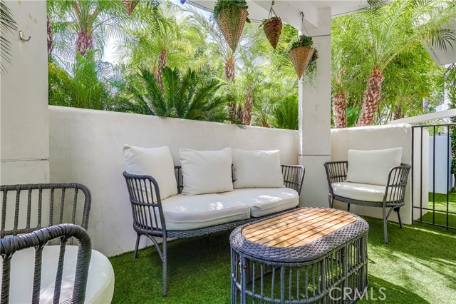 Detail Gallery Image 22 of 33 For 5253 Vantage Ave #105,  Valley Village,  CA 91607 - 4 Beds | 2 Baths