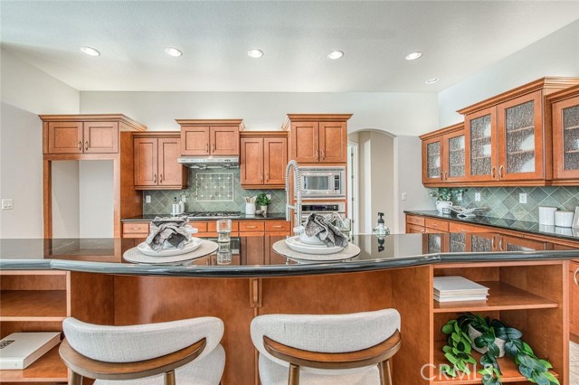 Detail Gallery Image 10 of 28 For 12437 N via Tuscania, Clovis,  CA 93619 - 5 Beds | 3/1 Baths
