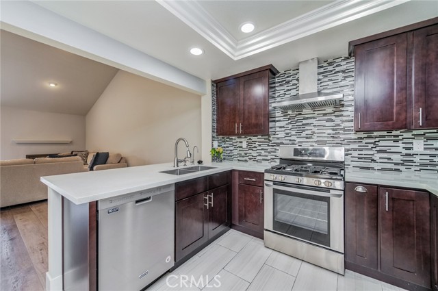 Detail Gallery Image 8 of 27 For 3 Park, Irvine,  CA 92604 - 3 Beds | 2/1 Baths