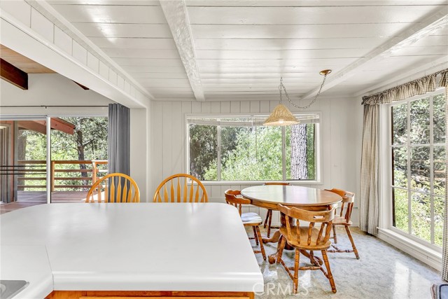 25405 Point Of Rocks Drive, Idyllwild CA: https://media.crmls.org/medias/e7d317c6-cf8d-457c-afbc-8cca0fe2e021.jpg