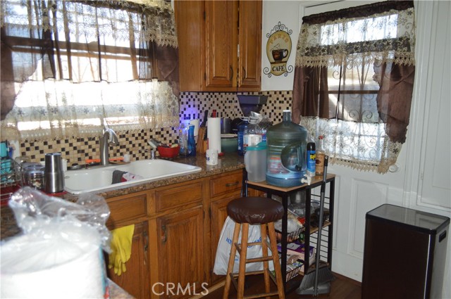 Detail Gallery Image 7 of 14 For 1310 Poindexter St, Los Angeles,  CA 90044 - 3 Beds | 2 Baths