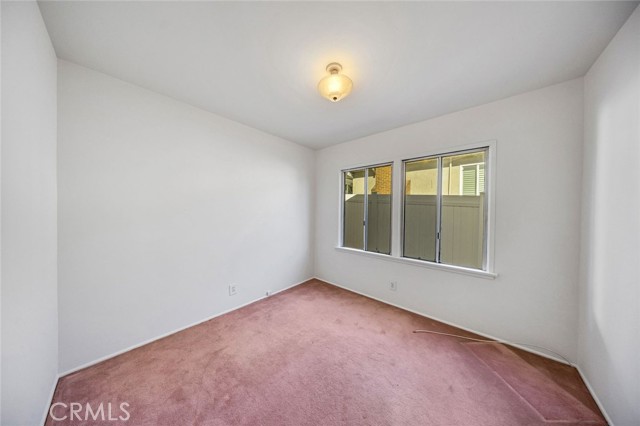 2412 Hagen photo 26